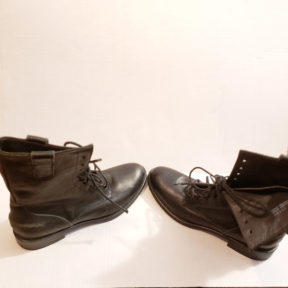 Madewell Leather Workwear Biker Boot in Black - Picture 4 of 7